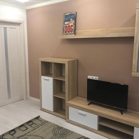 Gil Apartments, 38 Prospect Svobody Uzhhorod Bagian luar foto
