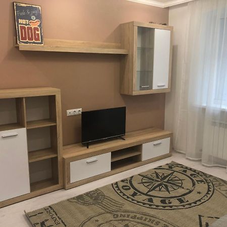 Gil Apartments, 38 Prospect Svobody Uzhhorod Bagian luar foto
