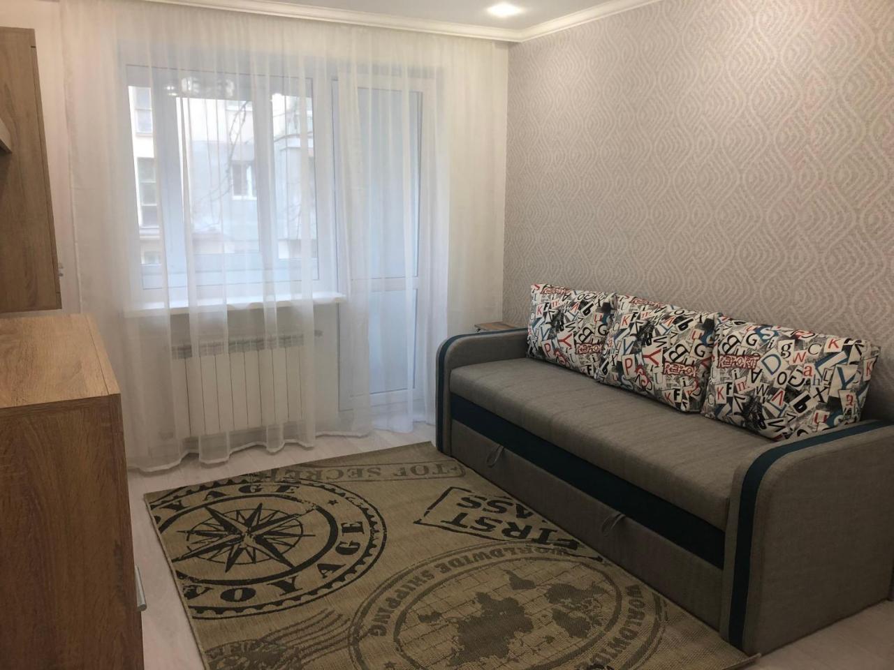 Gil Apartments, 38 Prospect Svobody Uzhhorod Bagian luar foto