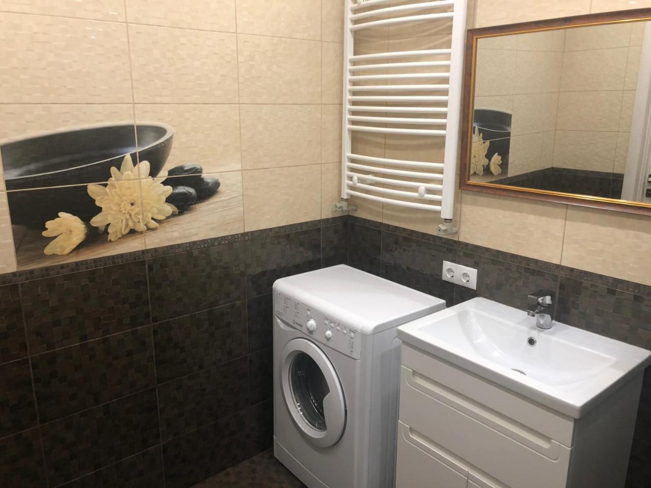 Gil Apartments, 38 Prospect Svobody Uzhhorod Bagian luar foto