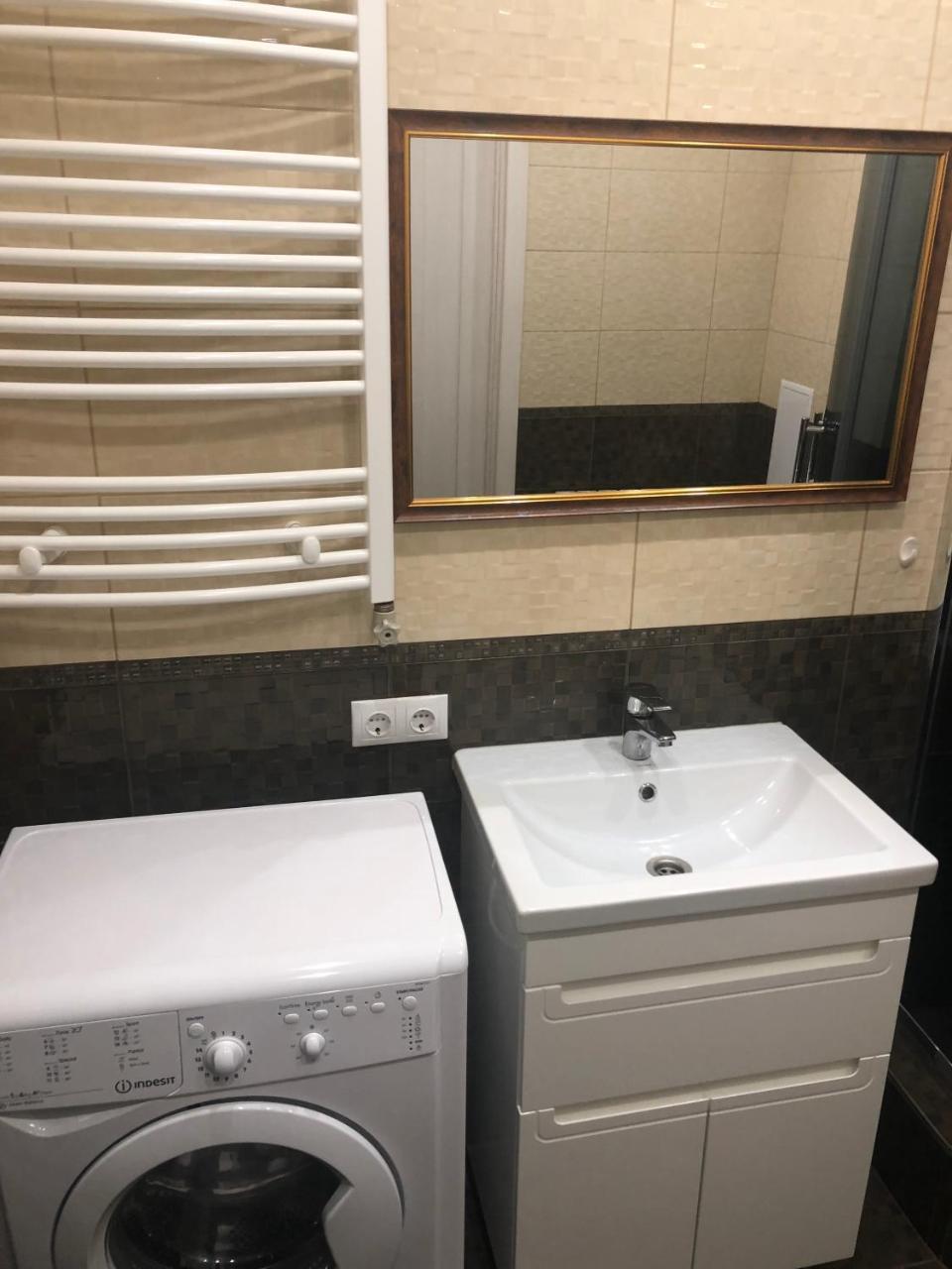 Gil Apartments, 38 Prospect Svobody Uzhhorod Bagian luar foto