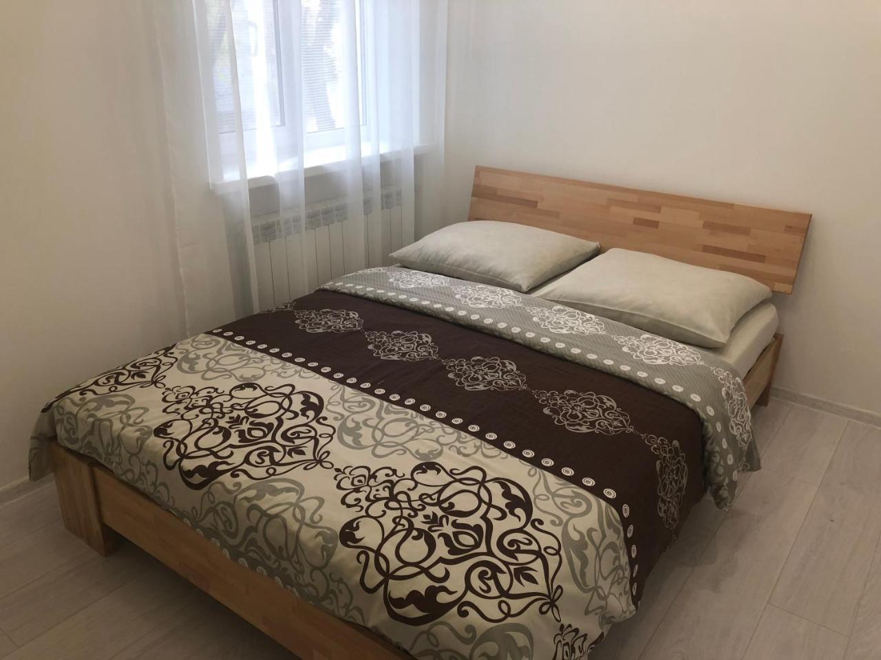 Gil Apartments, 38 Prospect Svobody Uzhhorod Bagian luar foto